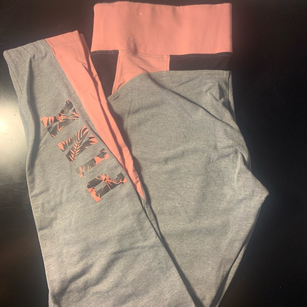 Victoria’s Secret PINK yoga leggings